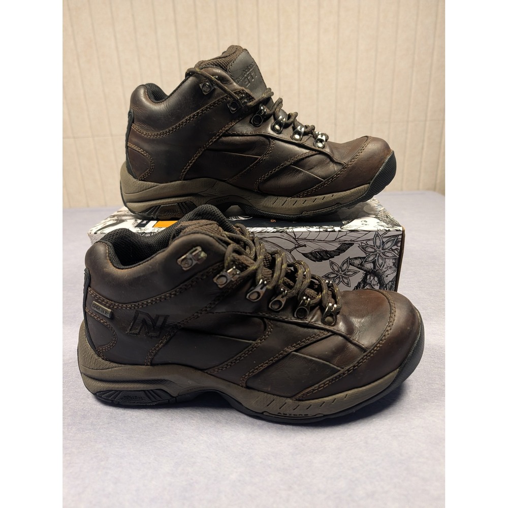 New Balance 977 Walking Boots Mens 7 4E Brown Leather GORE-TEX MW977GT Excellent